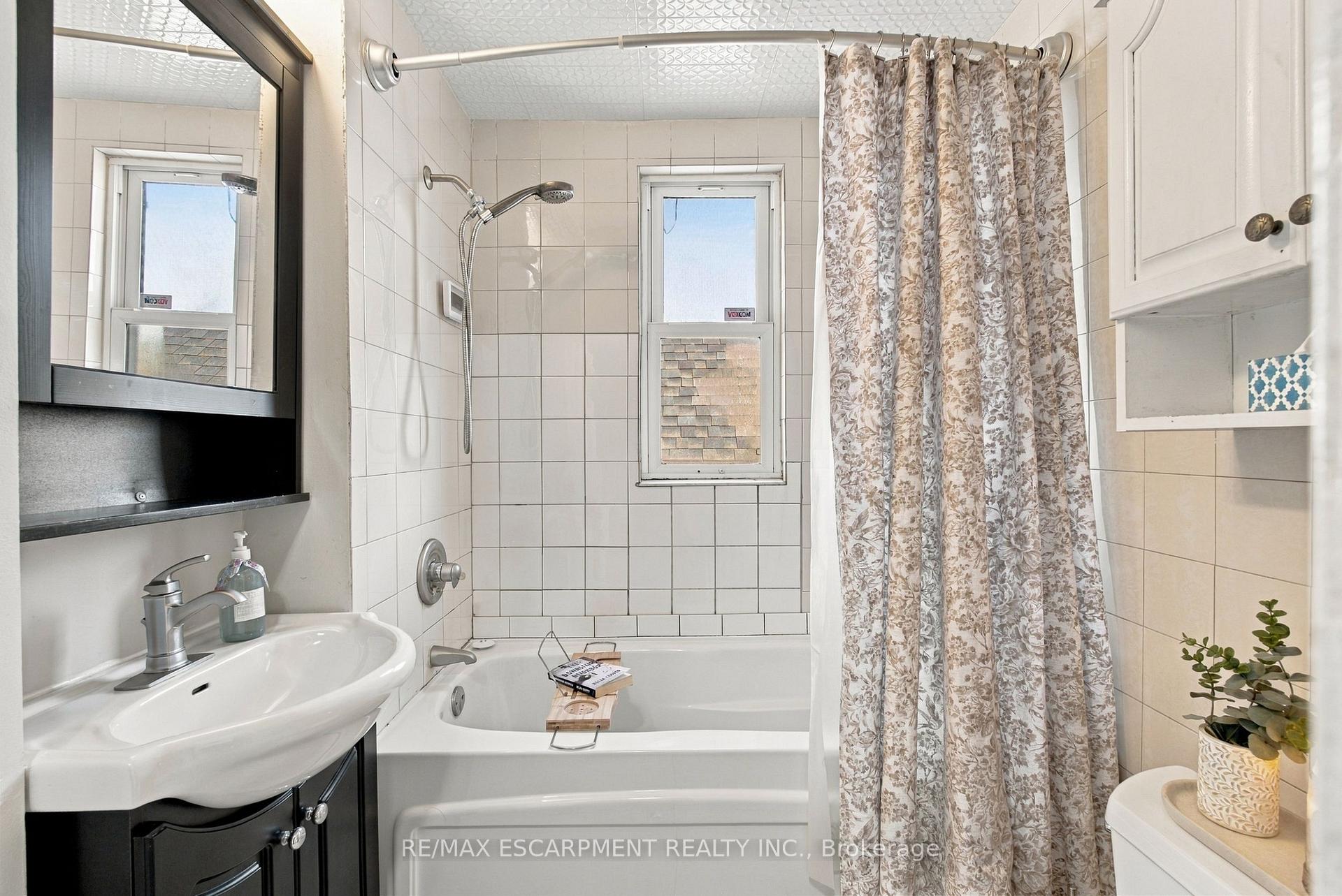 Photo 19 of 153 Albany Avenue, Hamilton, Homeside — HOMEH