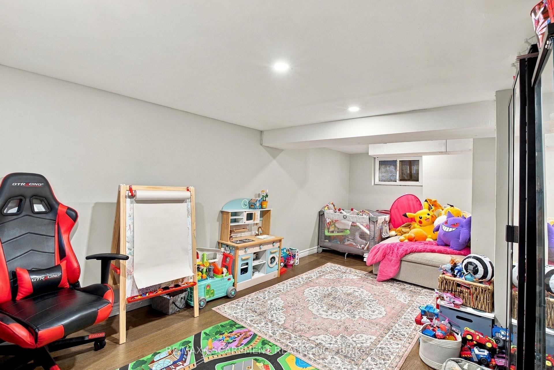 Photo 20 of 153 Albany Avenue, Hamilton, Homeside — HOMEH