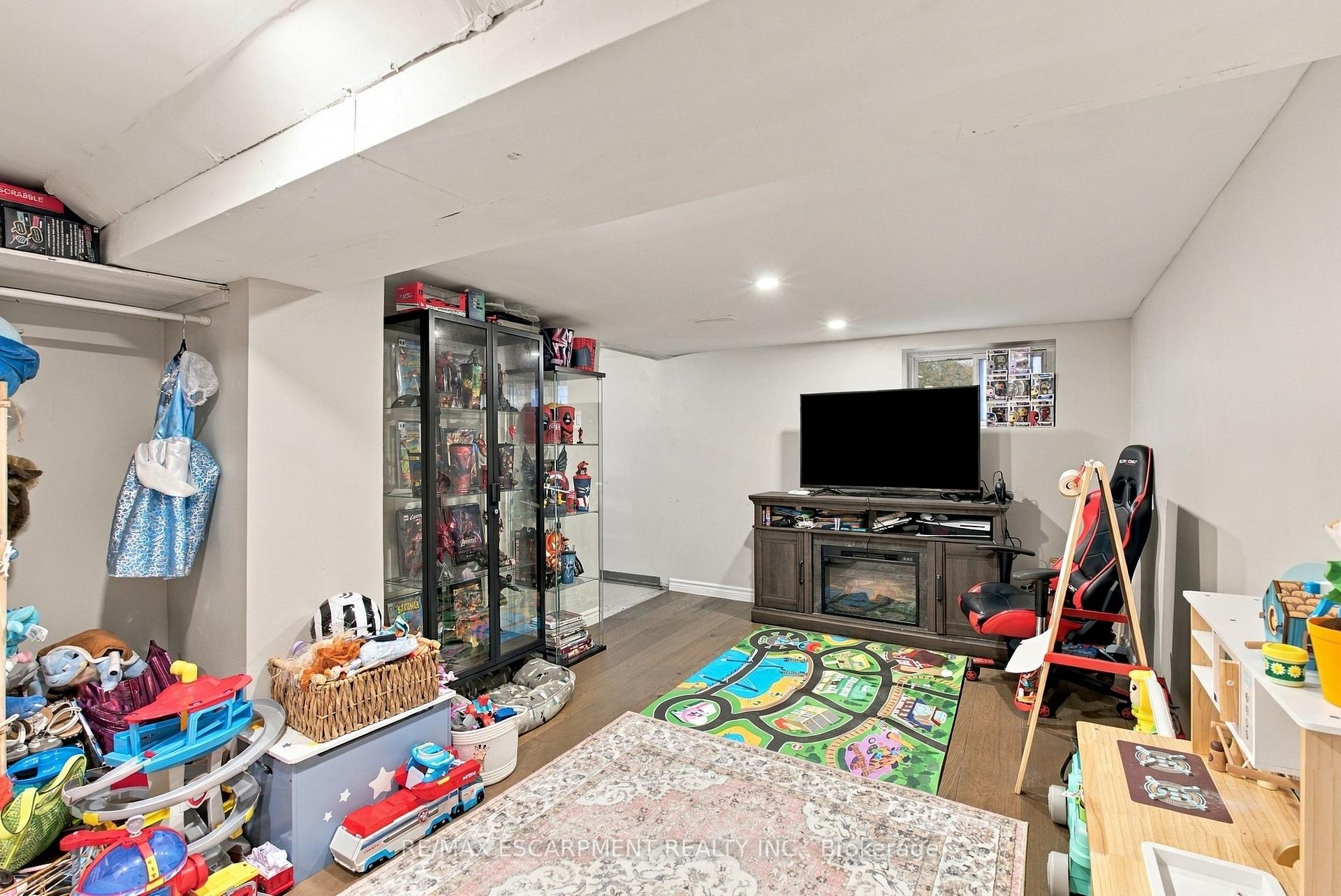 Photo 21 of 153 Albany Avenue, Hamilton, Homeside — HOMEH