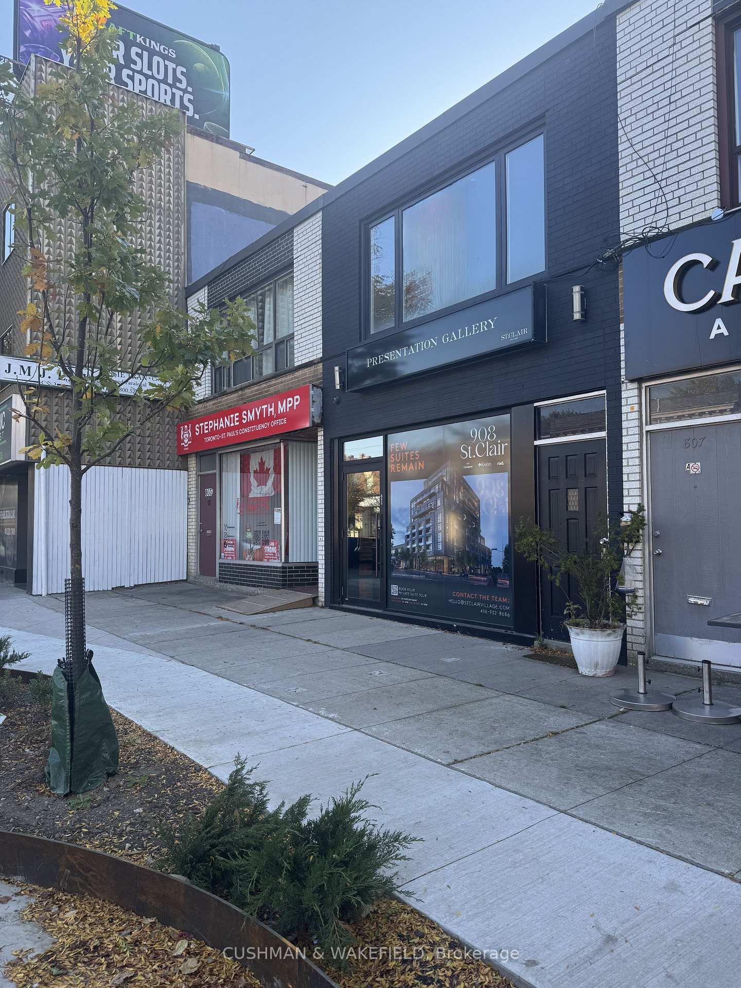 Photo 3 of 805 St Clair Avenue W, Toronto, Oakwood Village — HOMEH