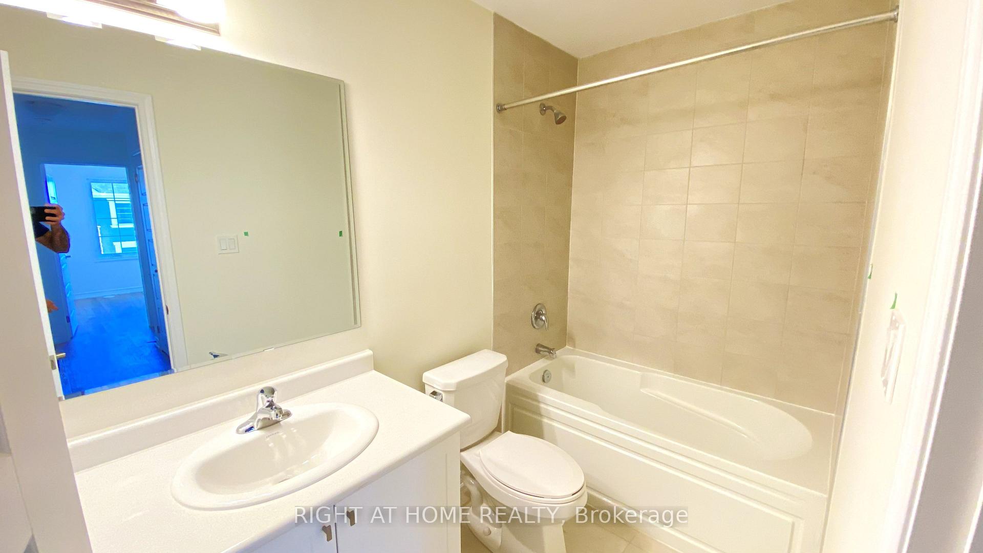 Photo 14 of 980 Alder Gate, Milton, Cobban — HOMEH