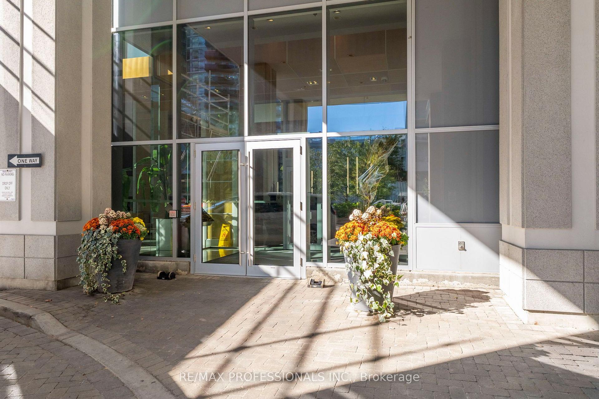 Photo 1 of Unit 901, 16 Brookers Lane, Etobicoke, Mimico — HOMEH