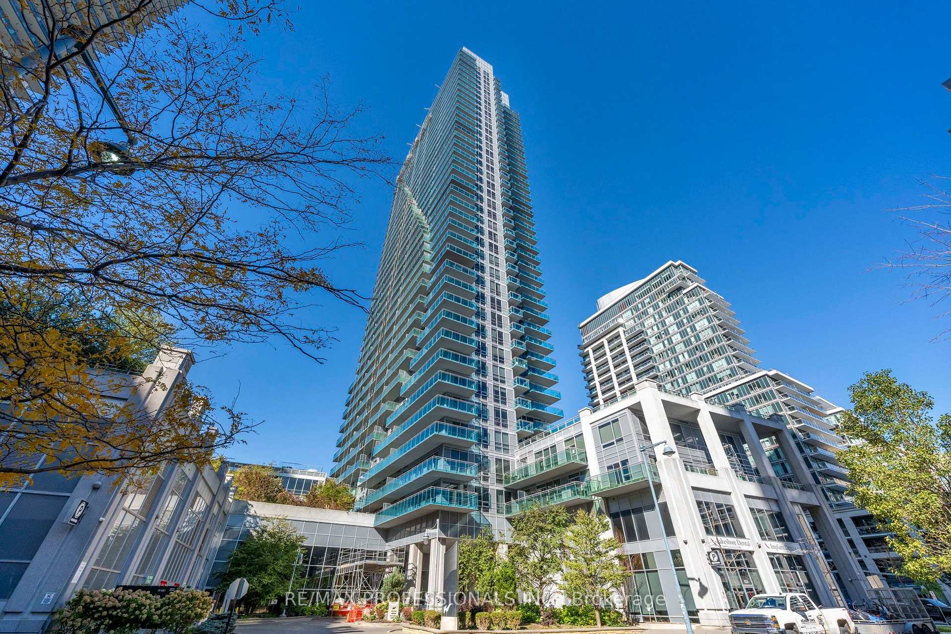 Photo 7 of Unit 901, 16 Brookers Lane, Etobicoke, Mimico — HOMEH