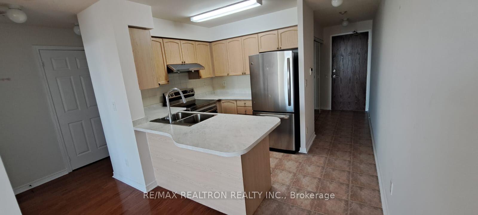 Photo 7 of Unit PH13, 23 Oneida Crescent, Richmond Hill, Langstaff — HOMEH