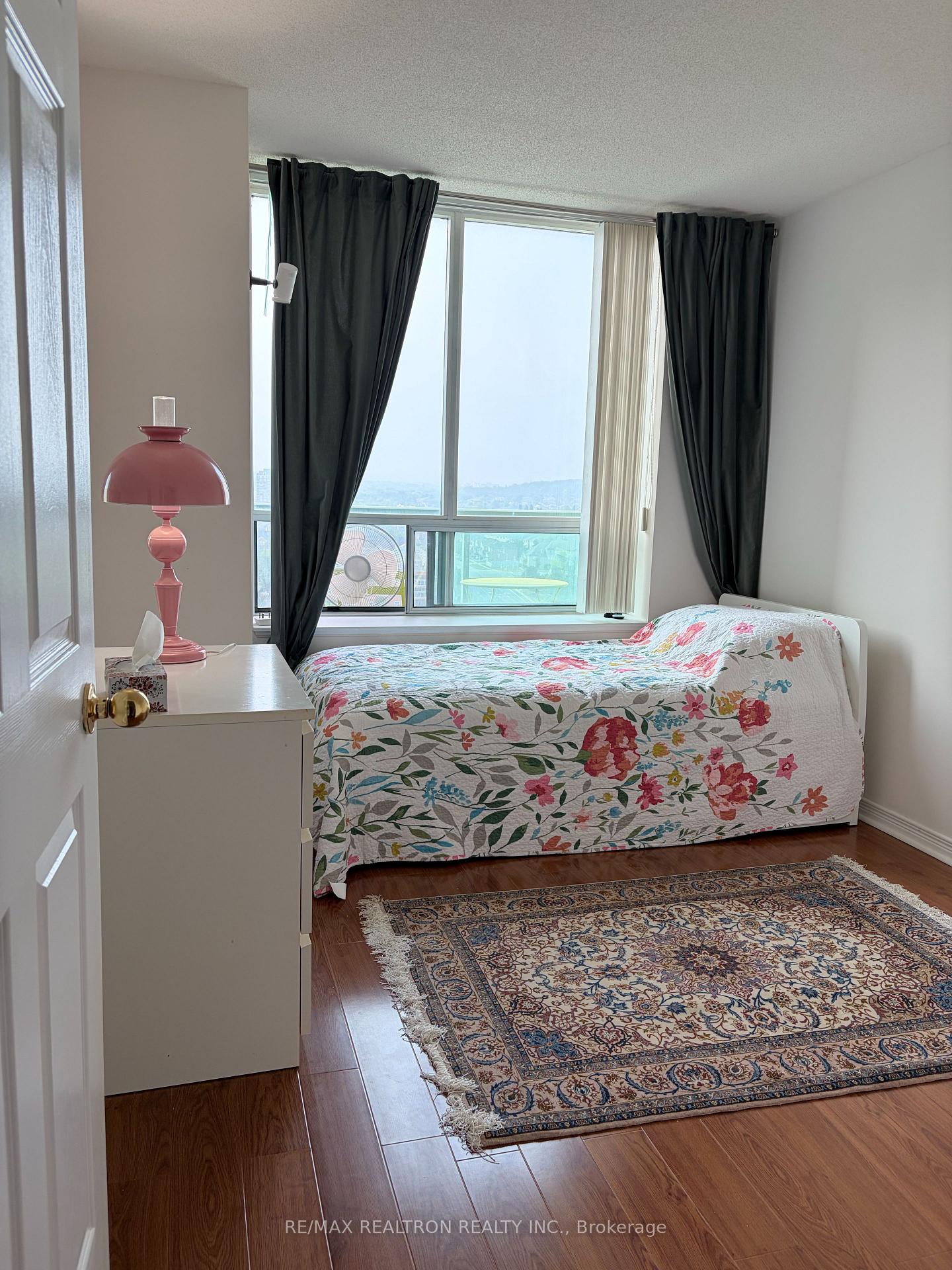 Photo 10 of Unit PH13, 23 Oneida Crescent, Richmond Hill, Langstaff — HOMEH