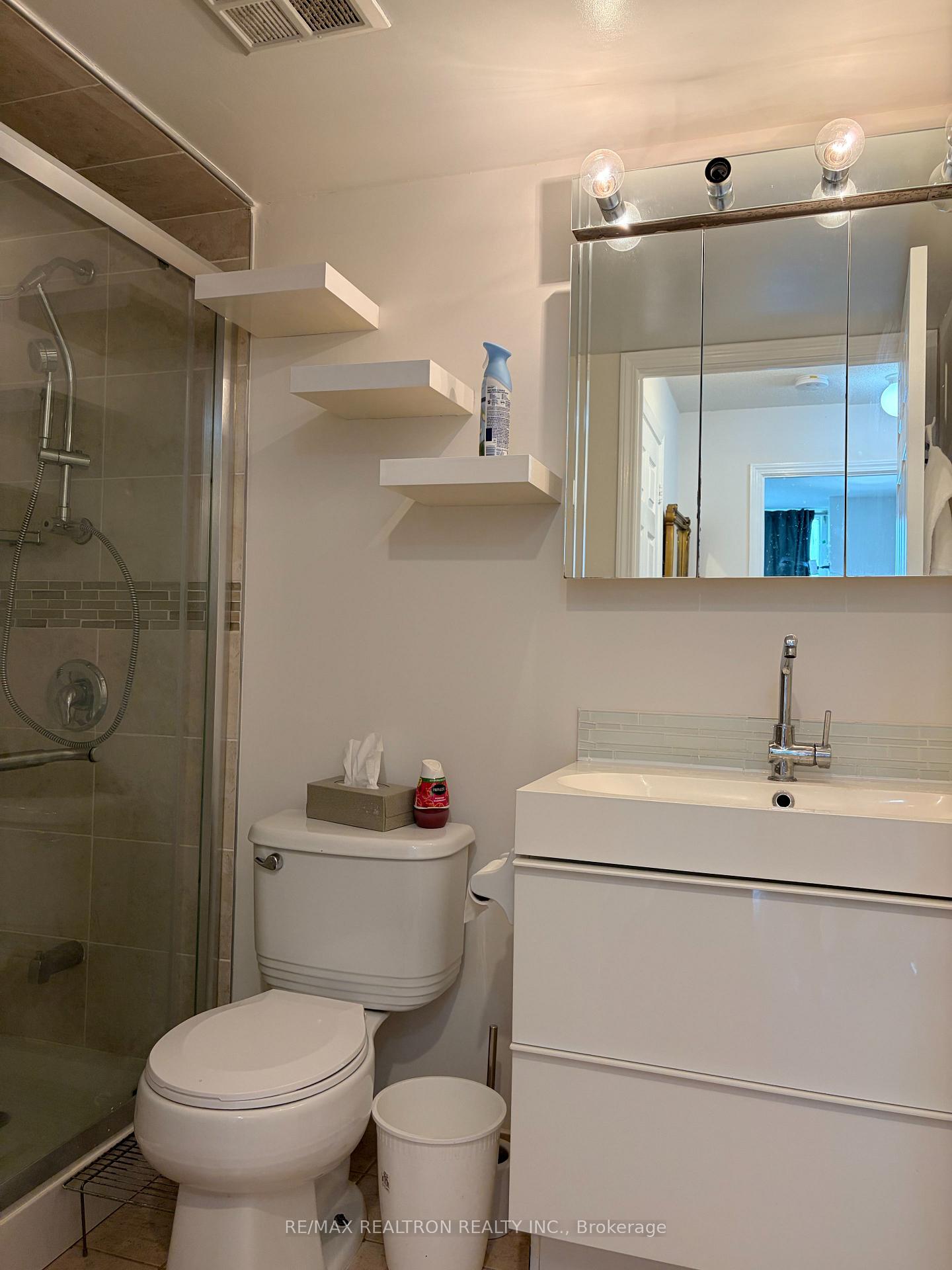 Photo 11 of Unit PH13, 23 Oneida Crescent, Richmond Hill, Langstaff — HOMEH