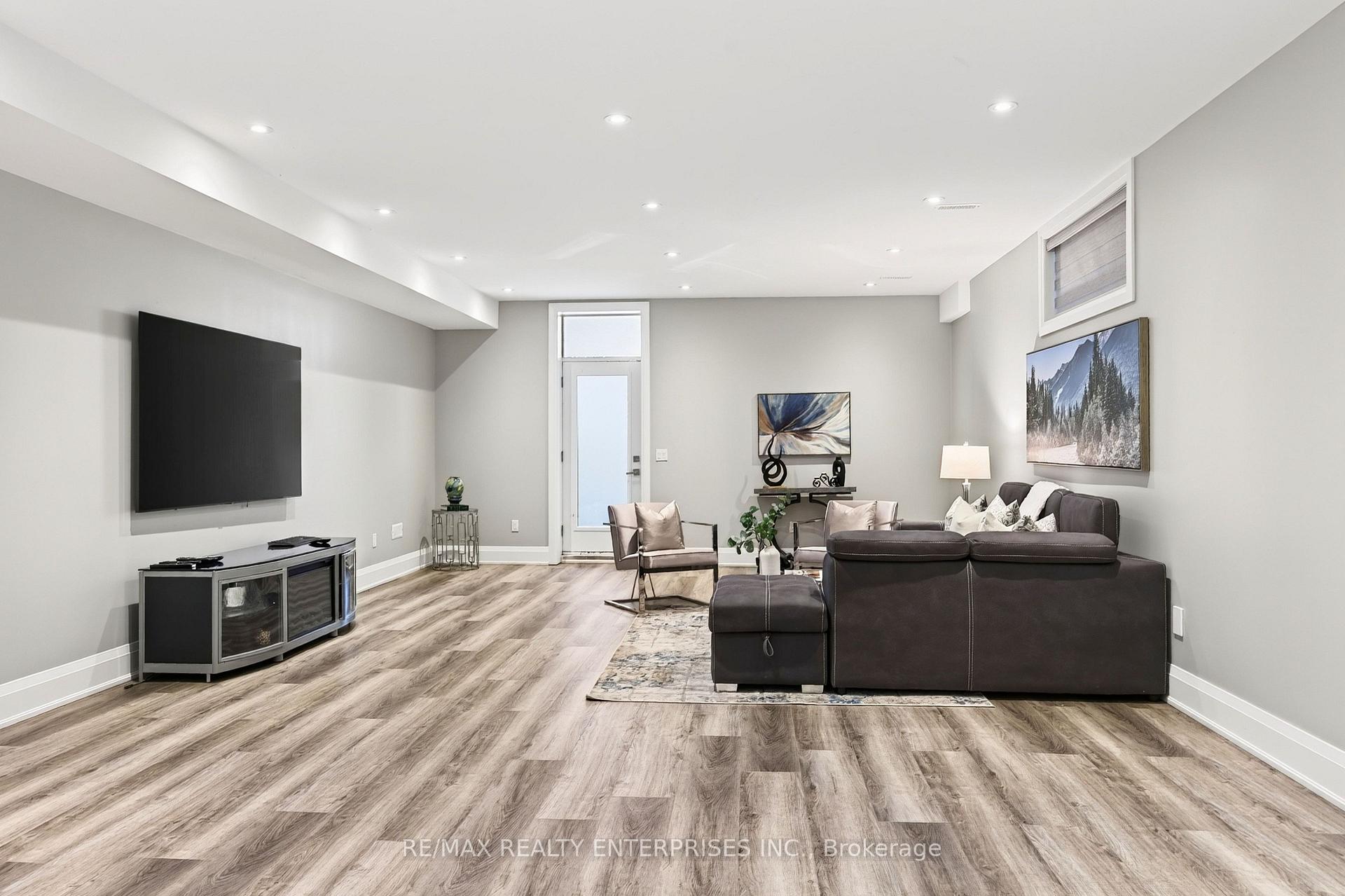 Photo 30 of 36B Pine Avenue N, Mississauga, Port Credit — HOMEH