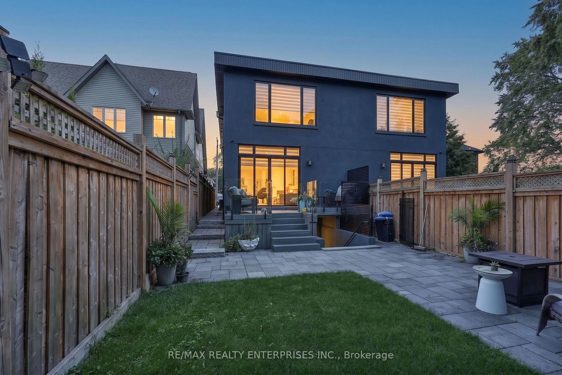 Photo 35 of 36B Pine Avenue N, Mississauga, Port Credit — HOMEH