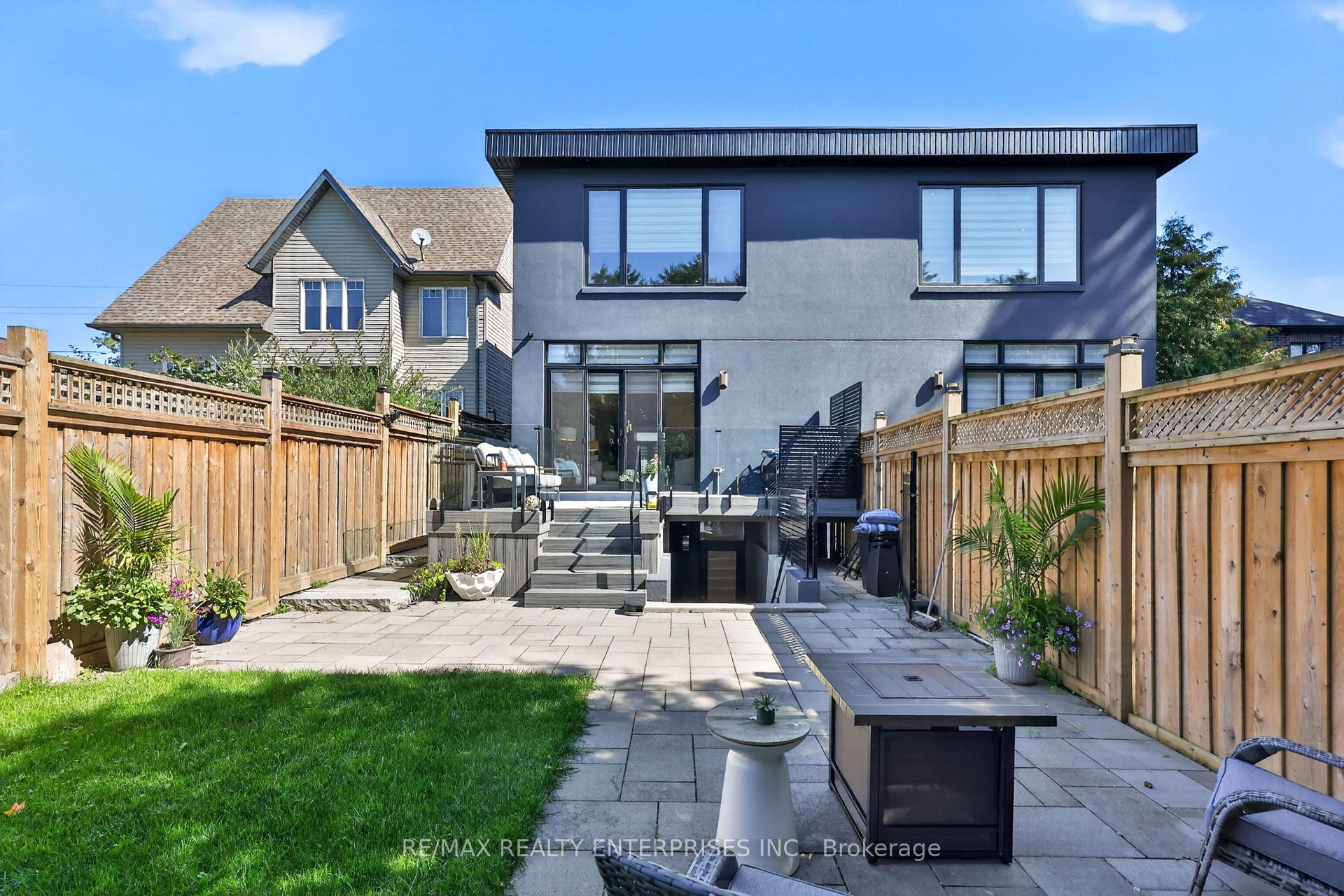 Photo 36 of 36B Pine Avenue N, Mississauga, Port Credit — HOMEH