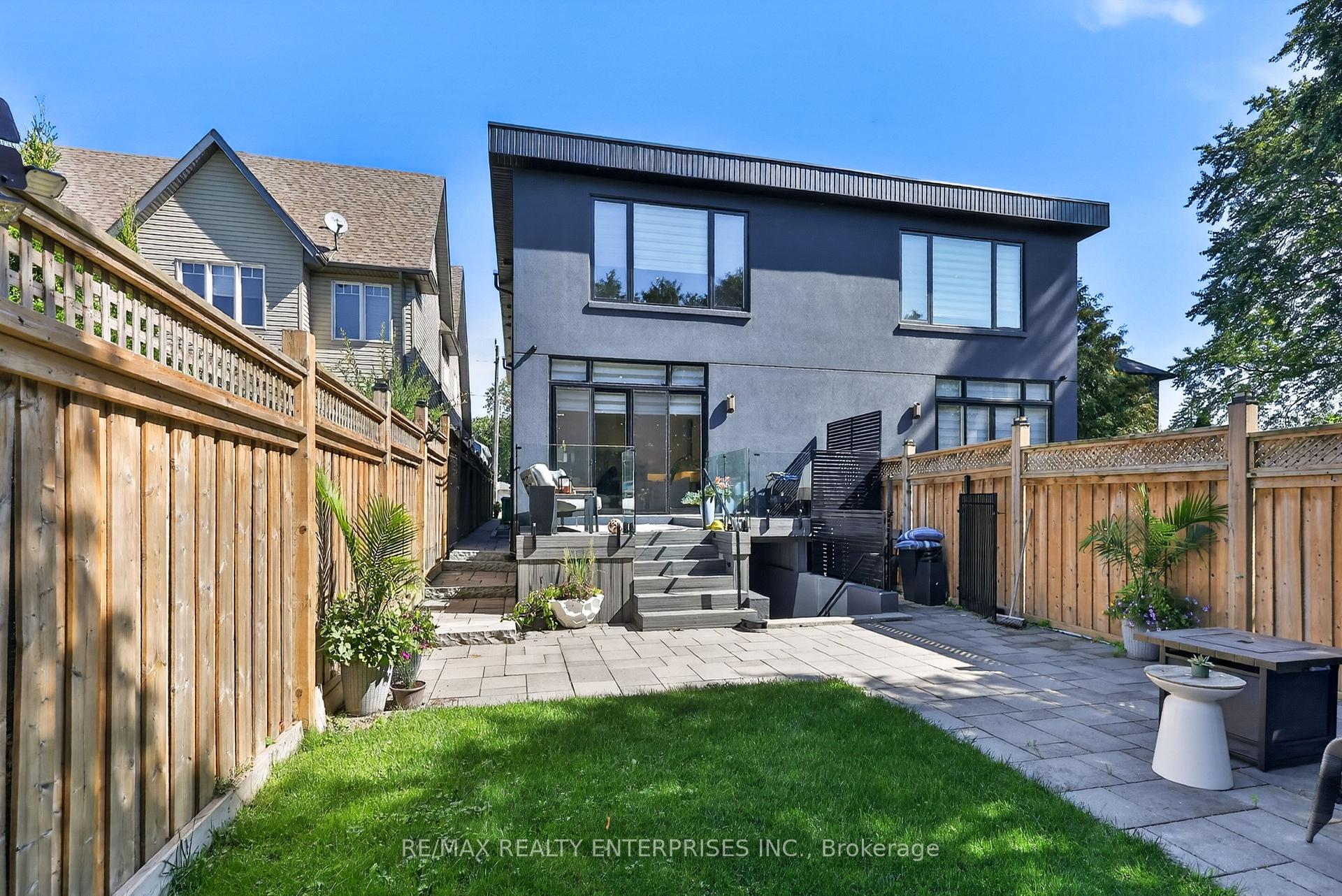 Photo 37 of 36B Pine Avenue N, Mississauga, Port Credit — HOMEH