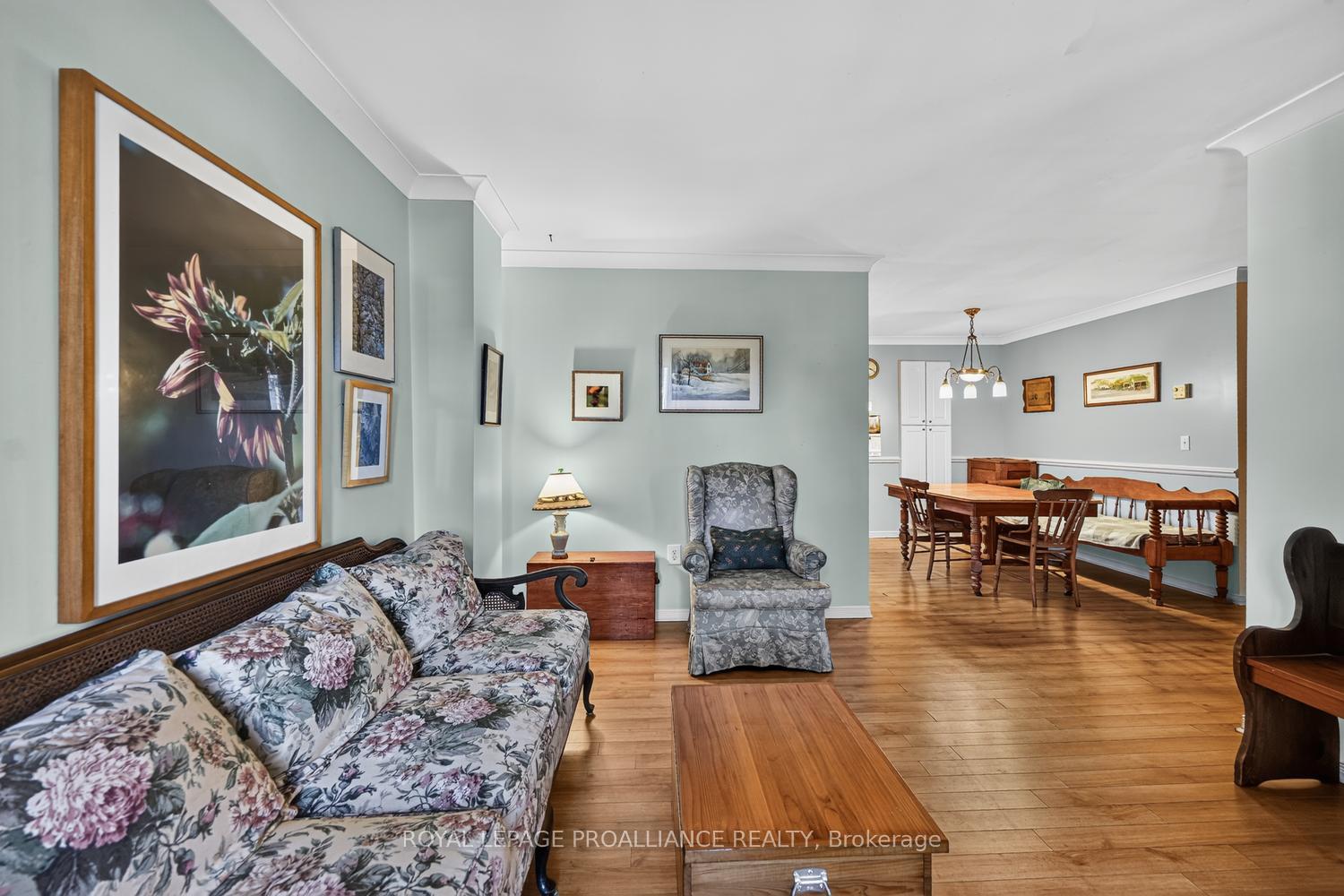 Photo 6 of 18 Thomas Street, Brockville, Brockville — HOMEH