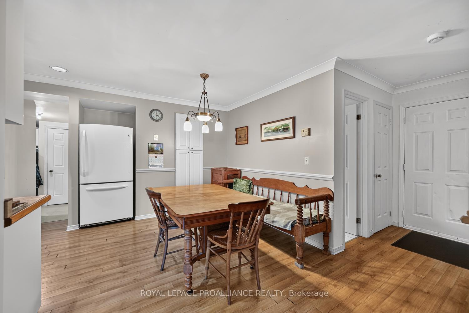 Photo 8 of 18 Thomas Street, Brockville, Brockville — HOMEH