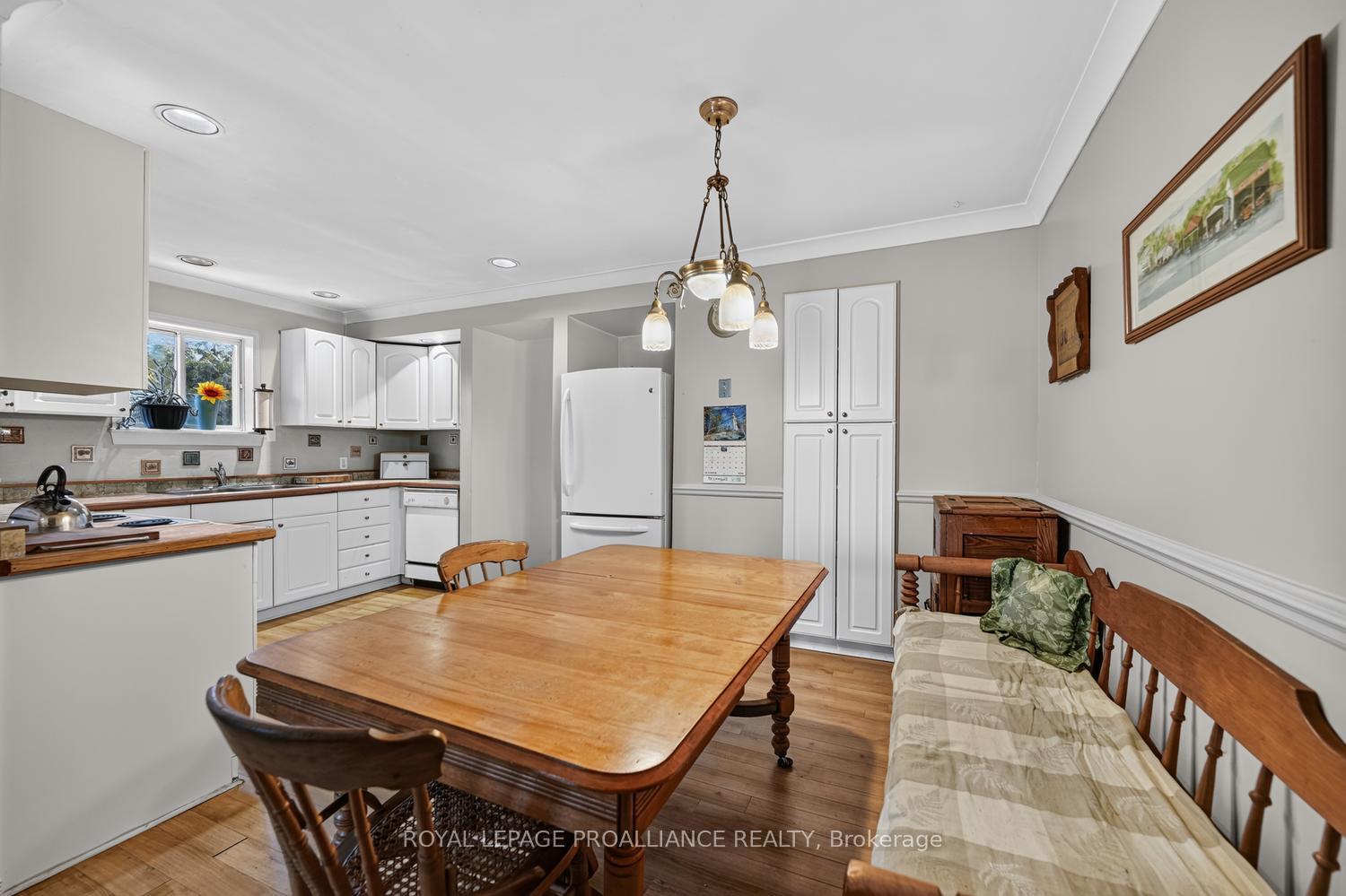 Photo 10 of 18 Thomas Street, Brockville, Brockville — HOMEH