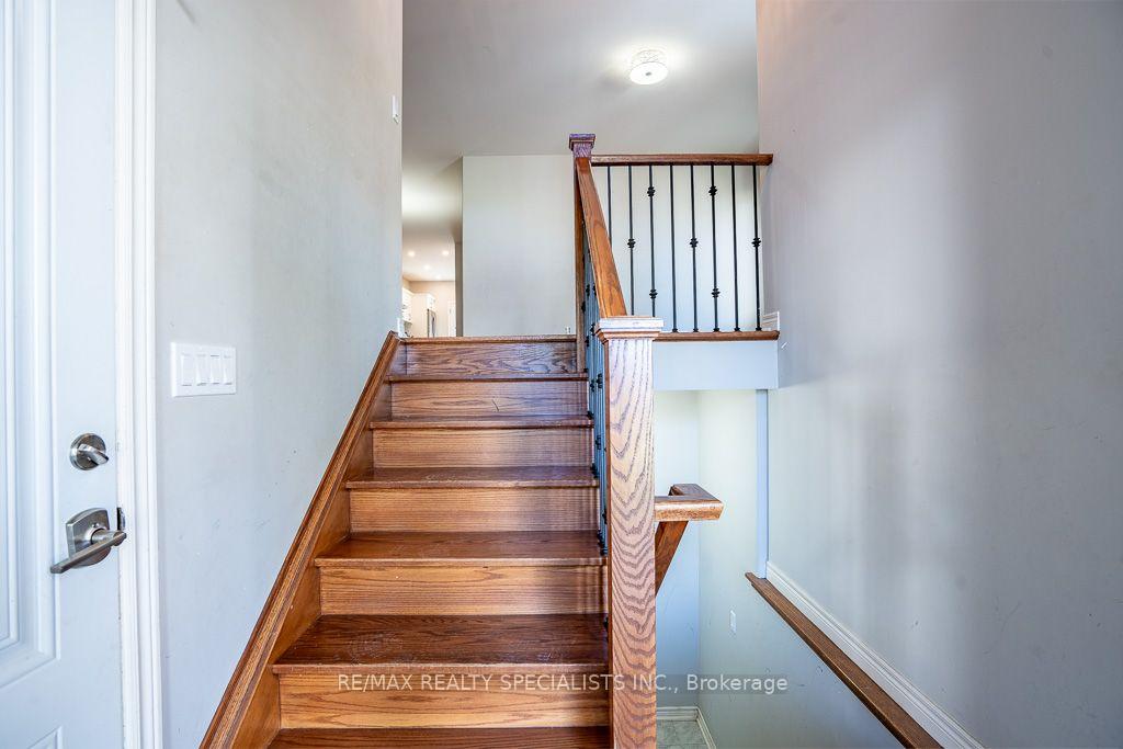 Photo 3 of 22 Elm Street, St. Catharines, Oakdale — HOMEH