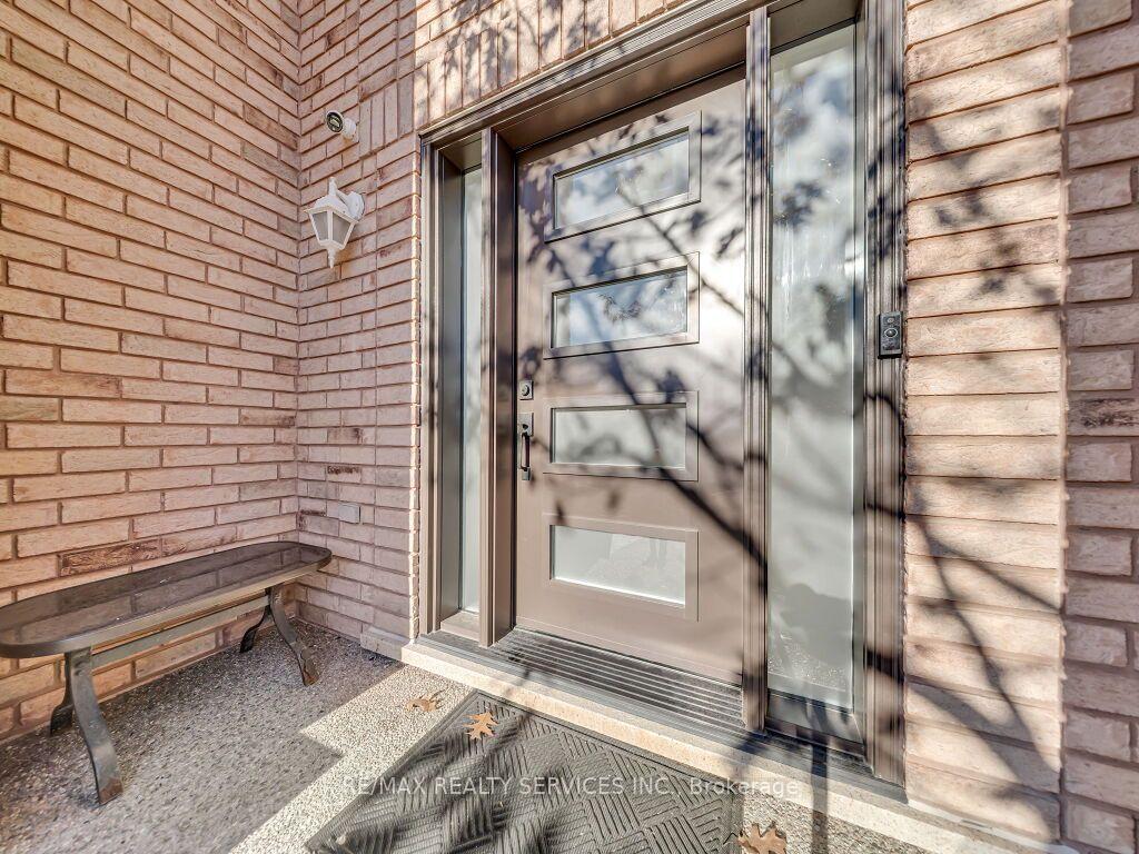 Photo 6 of 61 Sir Jacobs Crescent, Brampton, Fletcher's Meadow — HOMEH