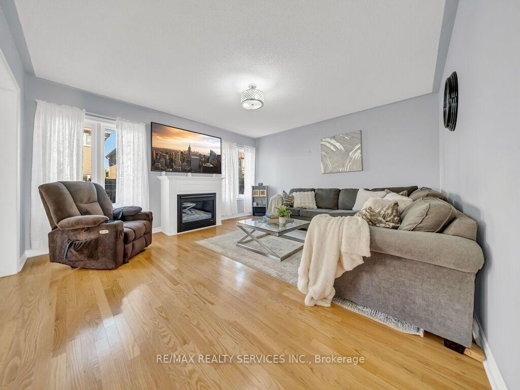 Photo 13 of 61 Sir Jacobs Crescent, Brampton, Fletcher's Meadow — HOMEH