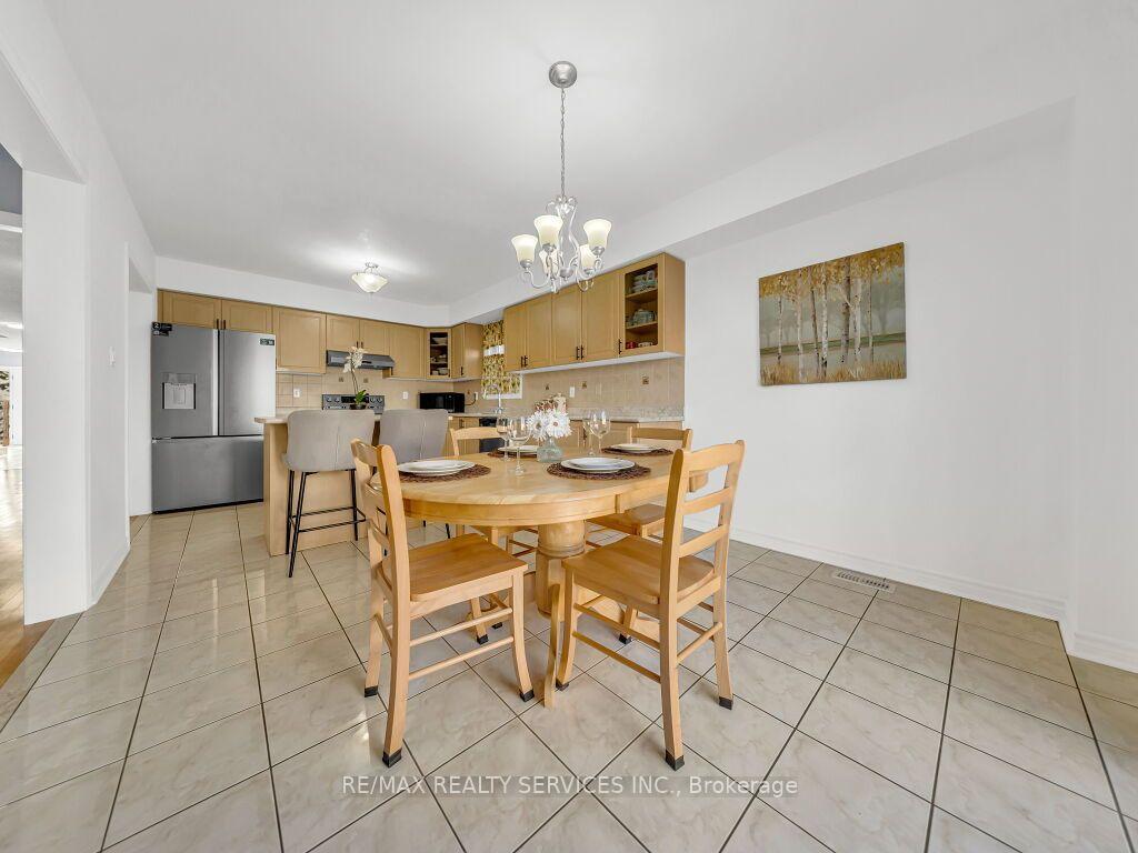 Photo 18 of 61 Sir Jacobs Crescent, Brampton, Fletcher's Meadow — HOMEH
