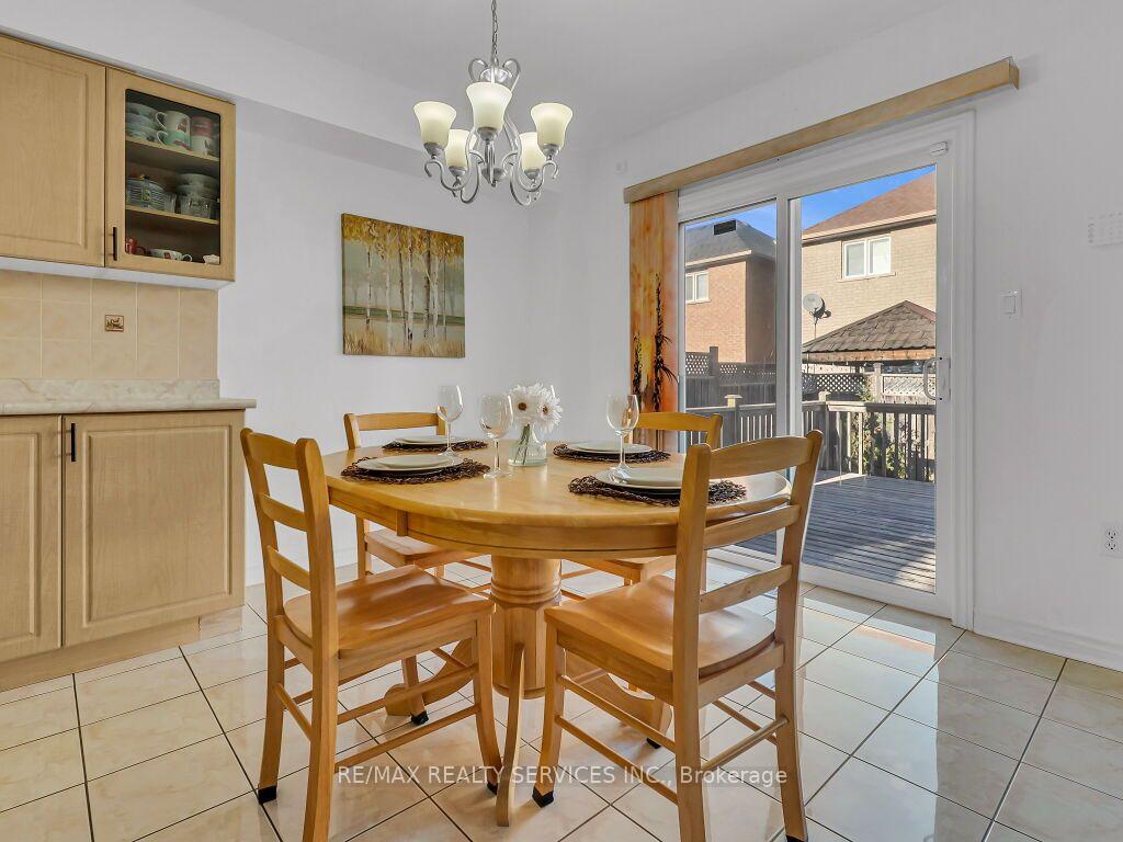 Photo 19 of 61 Sir Jacobs Crescent, Brampton, Fletcher's Meadow — HOMEH