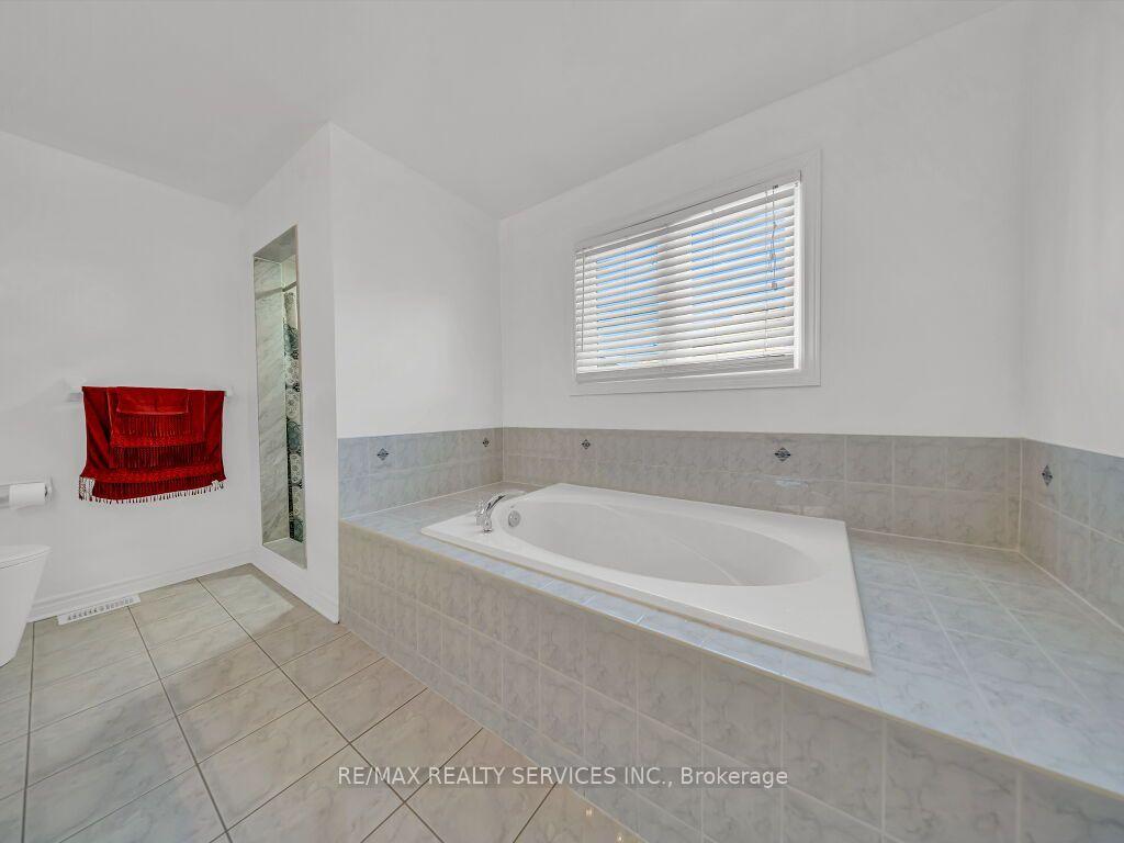 Photo 27 of 61 Sir Jacobs Crescent, Brampton, Fletcher's Meadow — HOMEH