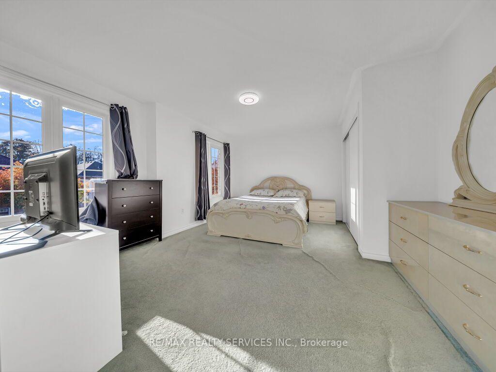 Photo 28 of 61 Sir Jacobs Crescent, Brampton, Fletcher's Meadow — HOMEH