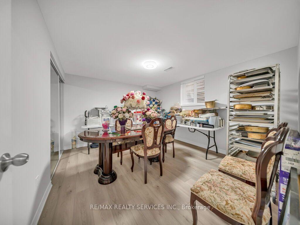 Photo 42 of 61 Sir Jacobs Crescent, Brampton, Fletcher's Meadow — HOMEH