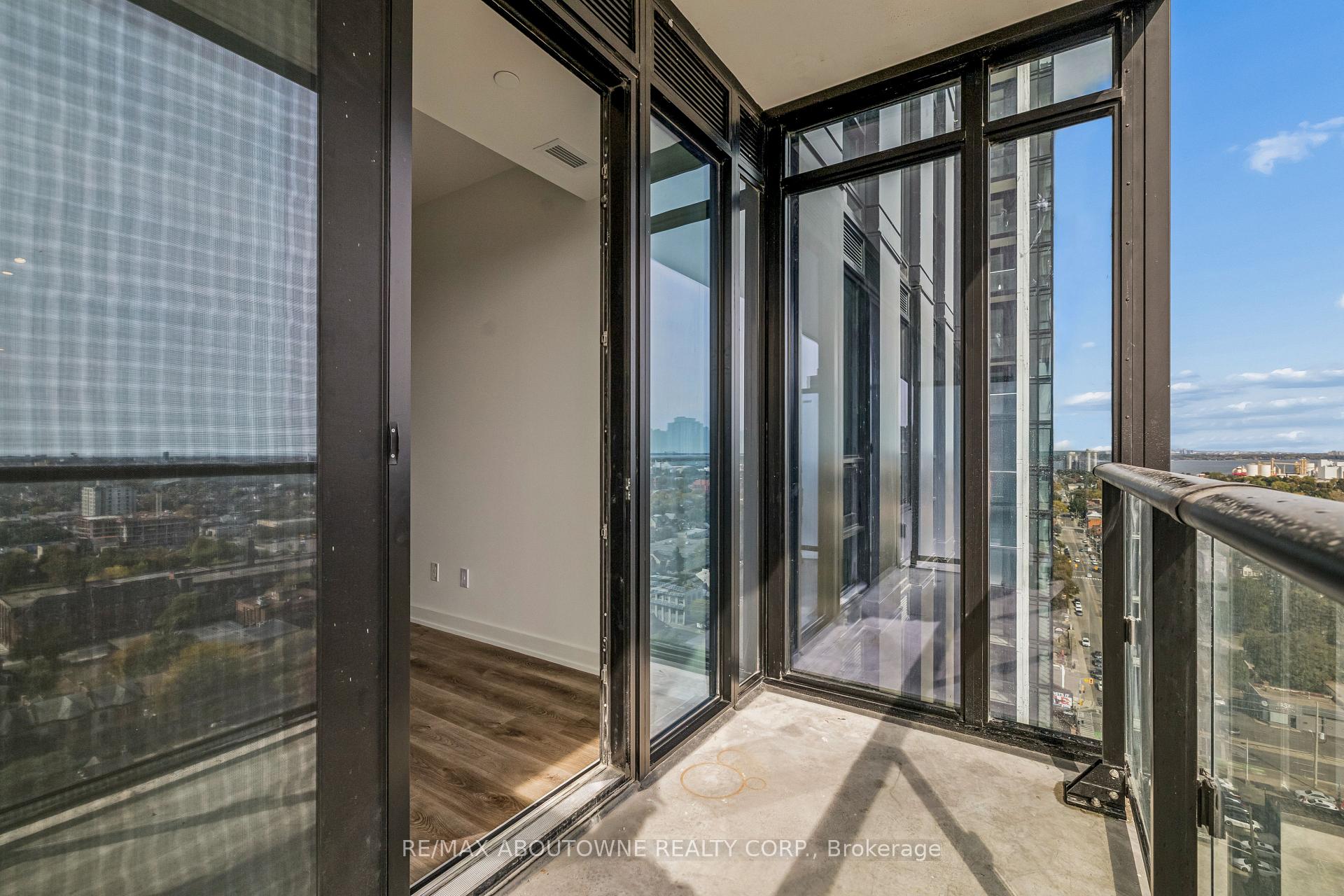 Photo 10 of Unit 1802, 91 John Street N, Hamilton, Beasley — HOMEH