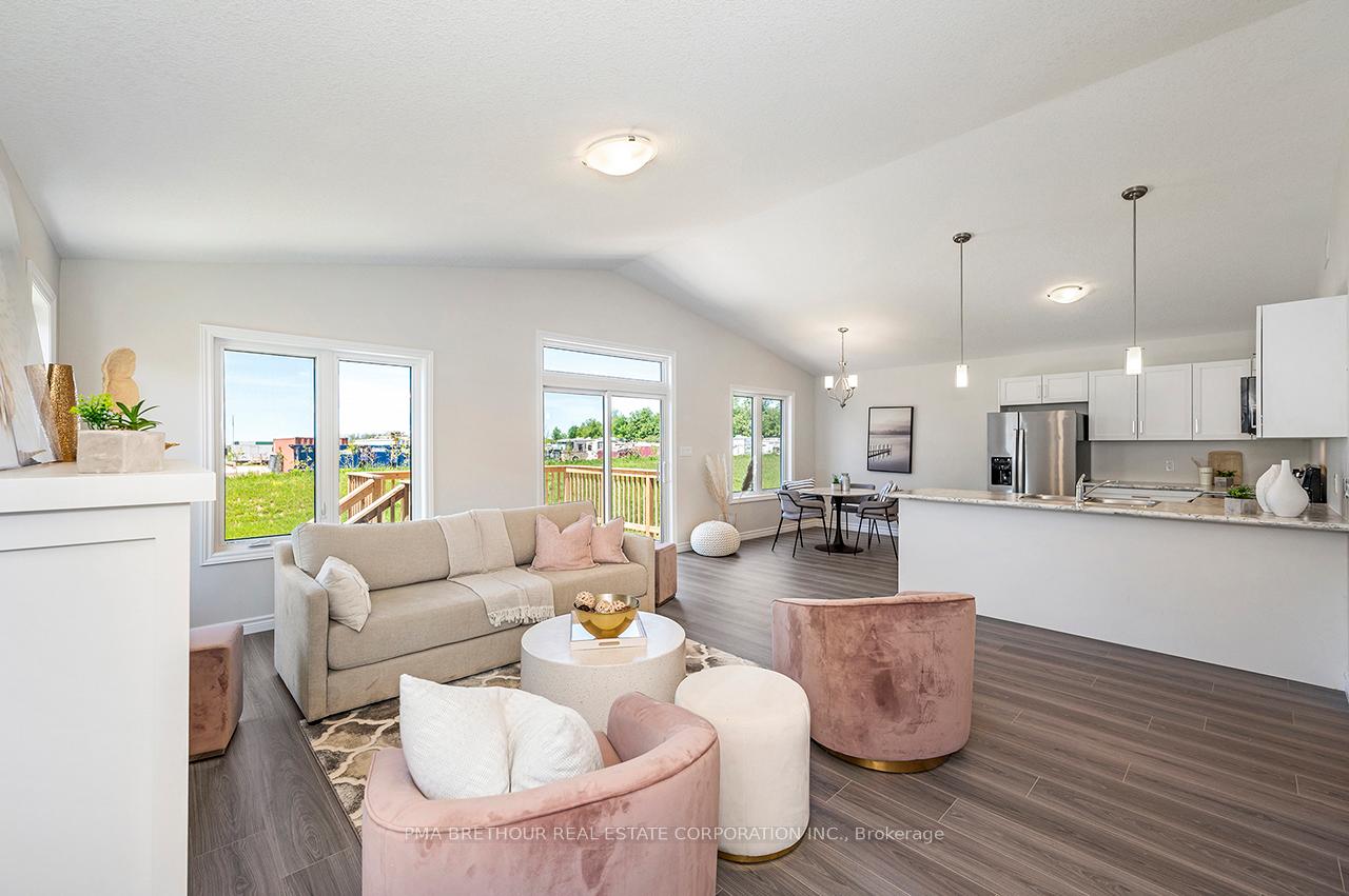 Photo 10 of 21 Bluffs View Boulevard, Ashfield-Colborne-Wawanosh, Colborne — HOMEH