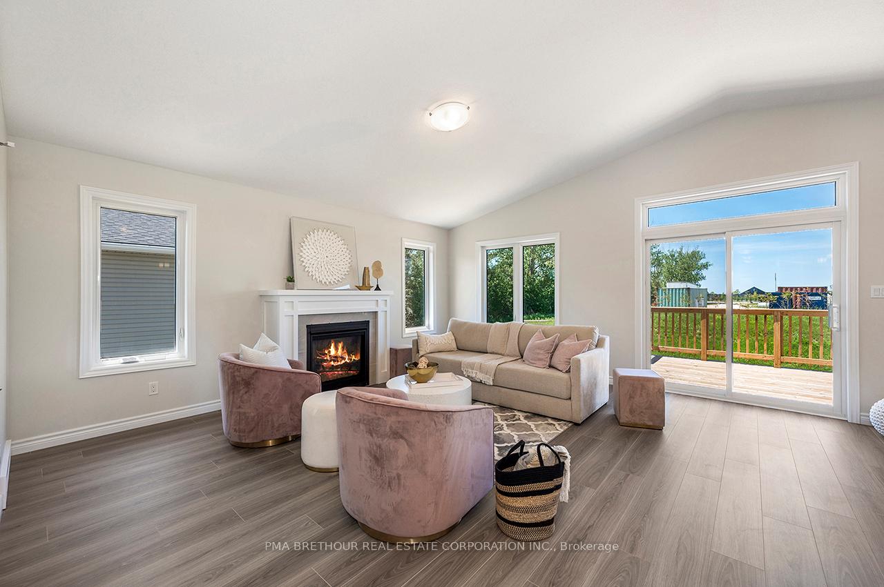 Photo 13 of 21 Bluffs View Boulevard, Ashfield-Colborne-Wawanosh, Colborne — HOMEH