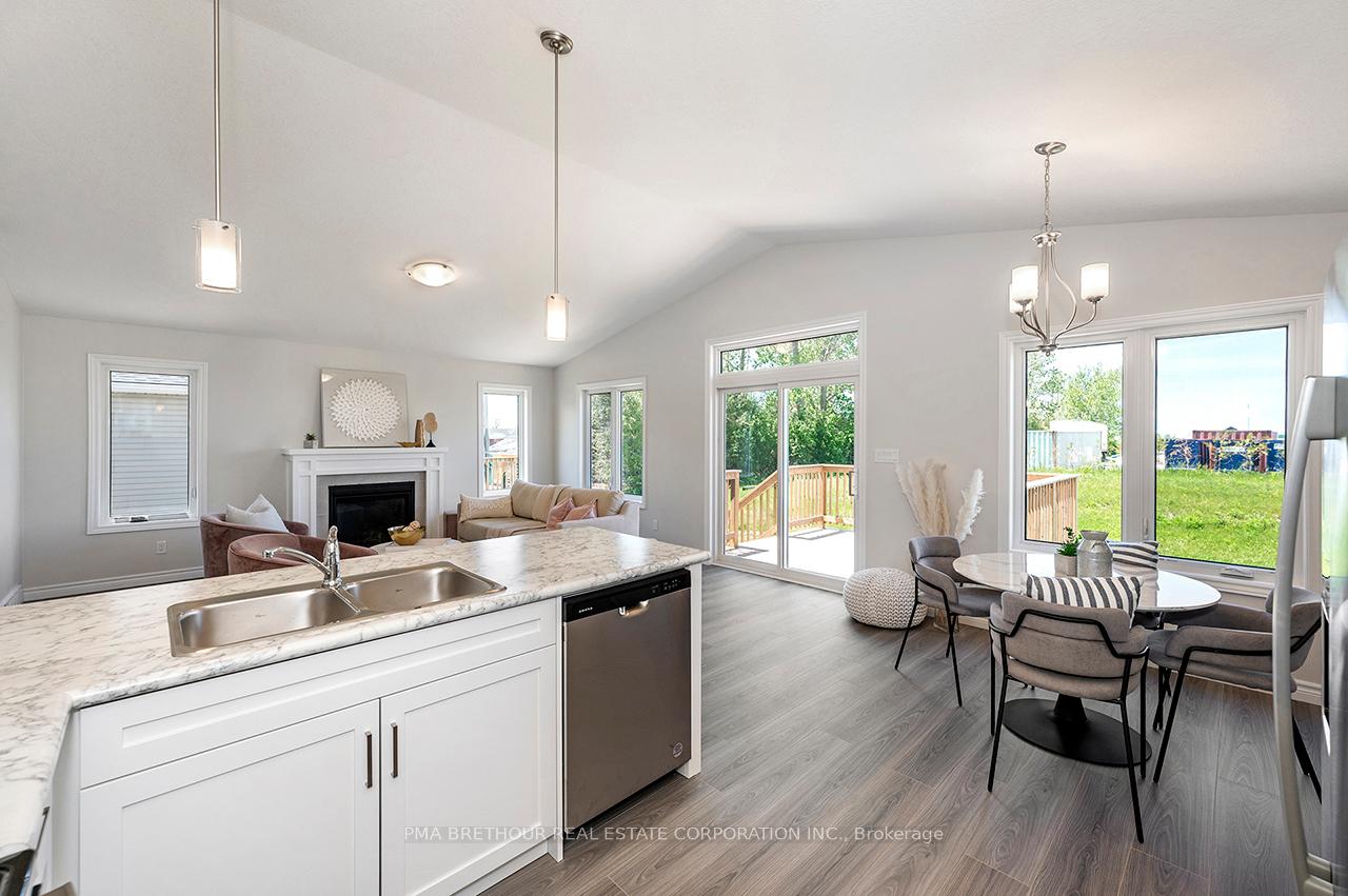 Photo 18 of 21 Bluffs View Boulevard, Ashfield-Colborne-Wawanosh, Colborne — HOMEH