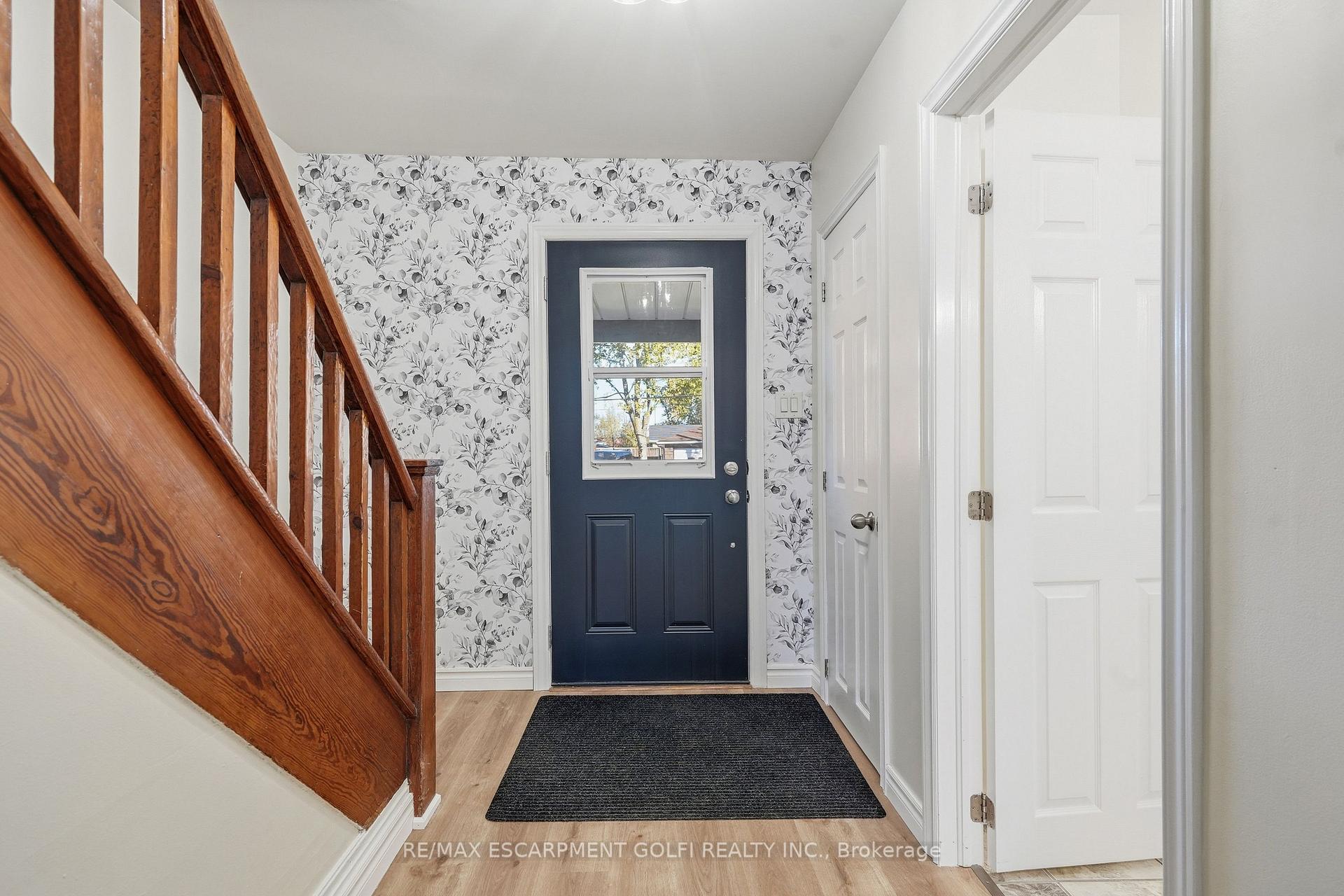 Photo 3 of 518 Hill Street, Welland, Lincoln/Crowland — HOMEH