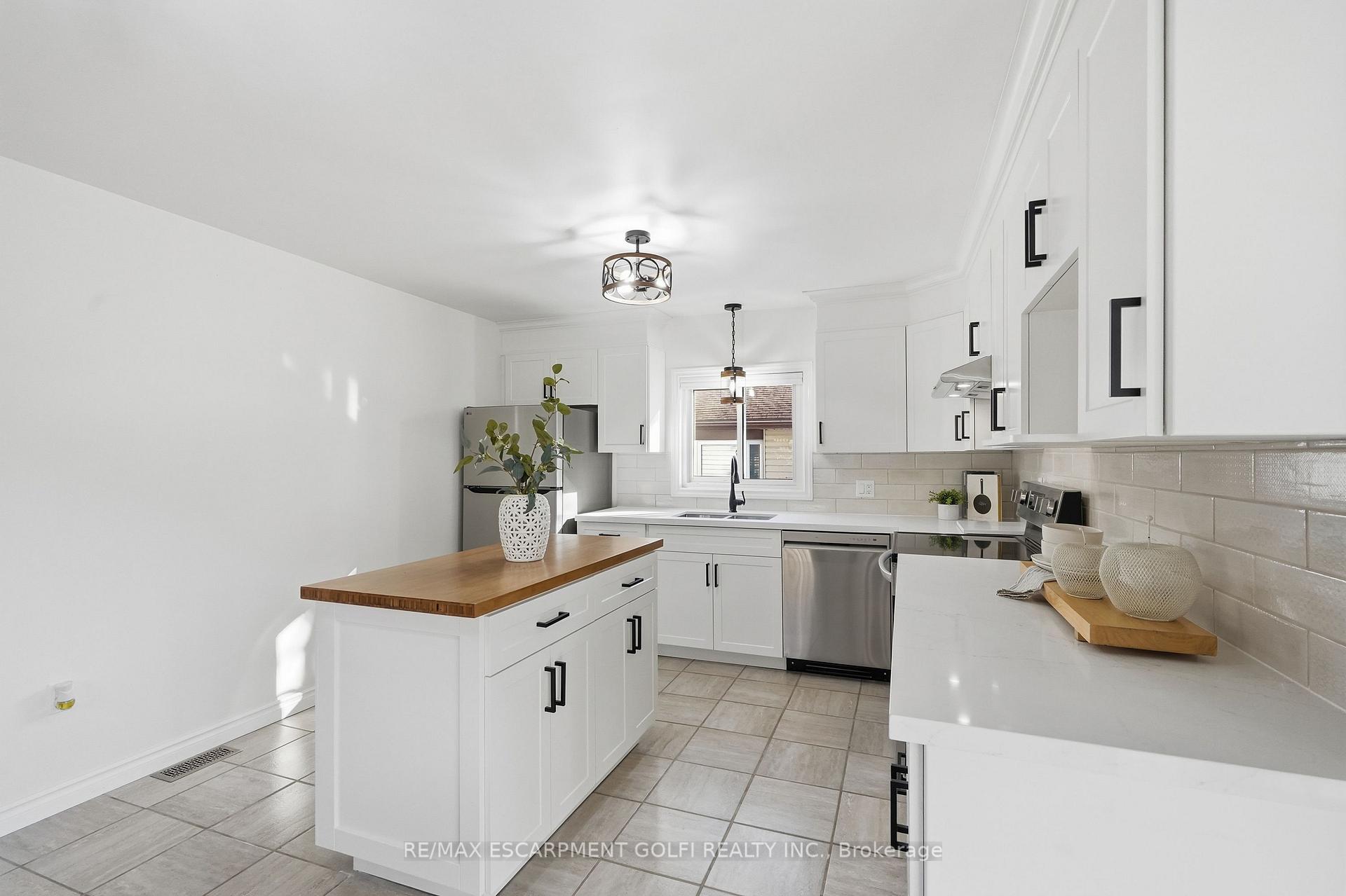Photo 11 of 518 Hill Street, Welland, Lincoln/Crowland — HOMEH