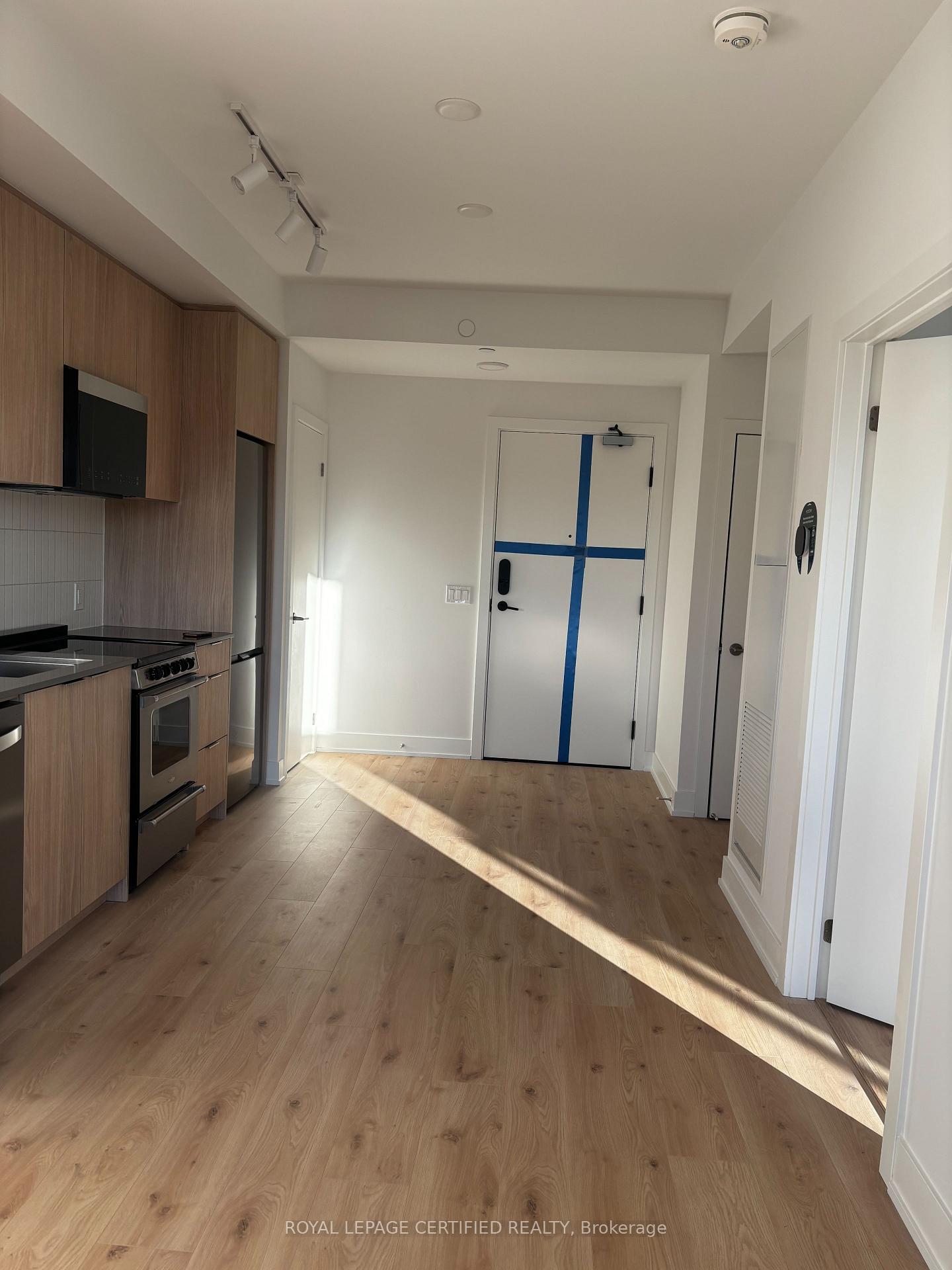 Photo of Unit 303, 3008 William Cutmore Boulevard