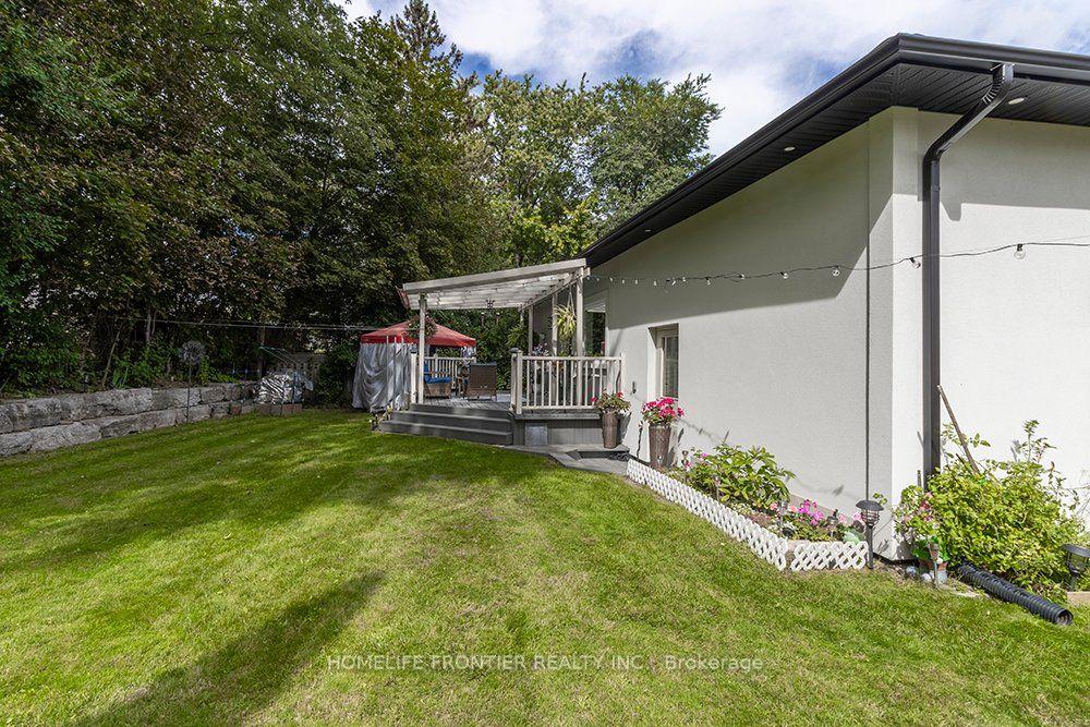 Photo 4 of 32 Davidson Road, Aurora, Aurora Highlands — HOMEH