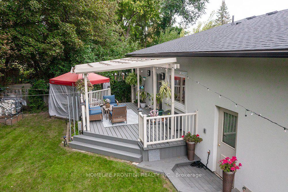Photo 5 of 32 Davidson Road, Aurora, Aurora Highlands — HOMEH