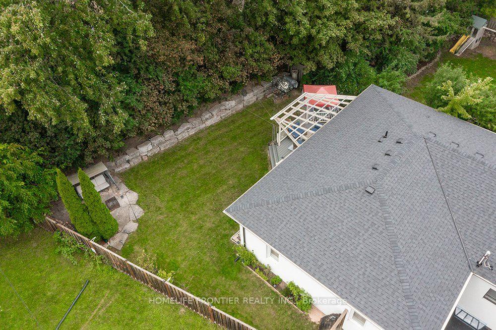 Photo 8 of 32 Davidson Road, Aurora, Aurora Highlands — HOMEH