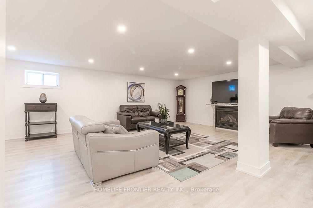 Photo 34 of 32 Davidson Road, Aurora, Aurora Highlands — HOMEH
