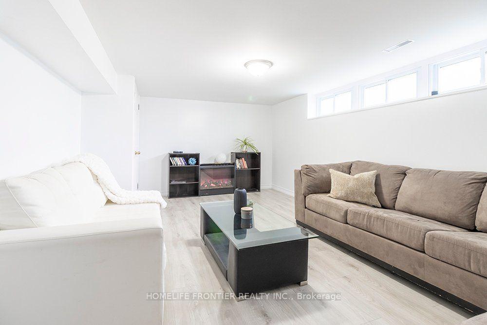 Photo 42 of 32 Davidson Road, Aurora, Aurora Highlands — HOMEH