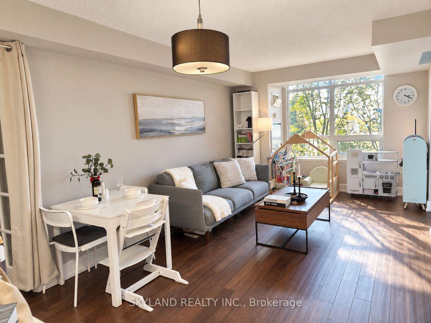 Photo of Unit 415, 676 Sheppard Avenue E