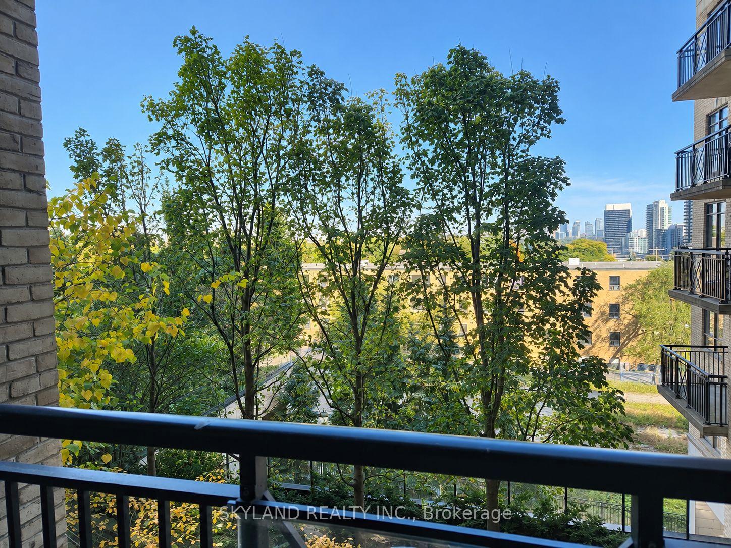 Photo 8 of Unit 415, 676 Sheppard Avenue E, North York, Bayview Village — HOMEH