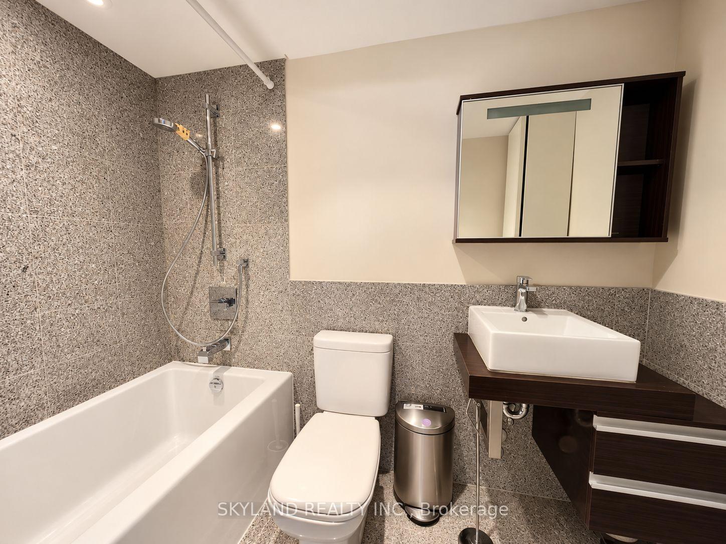 Photo 11 of Unit 415, 676 Sheppard Avenue E, North York, Bayview Village — HOMEH