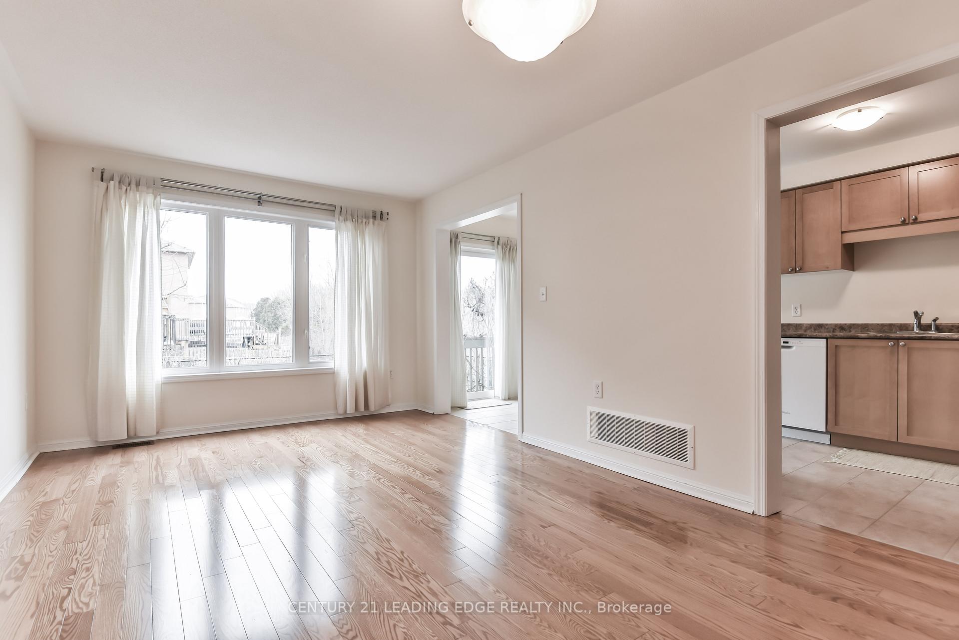 Photo 6 of 211 Weldon Road, Whitchurch-Stouffville, Stouffville — HOMEH