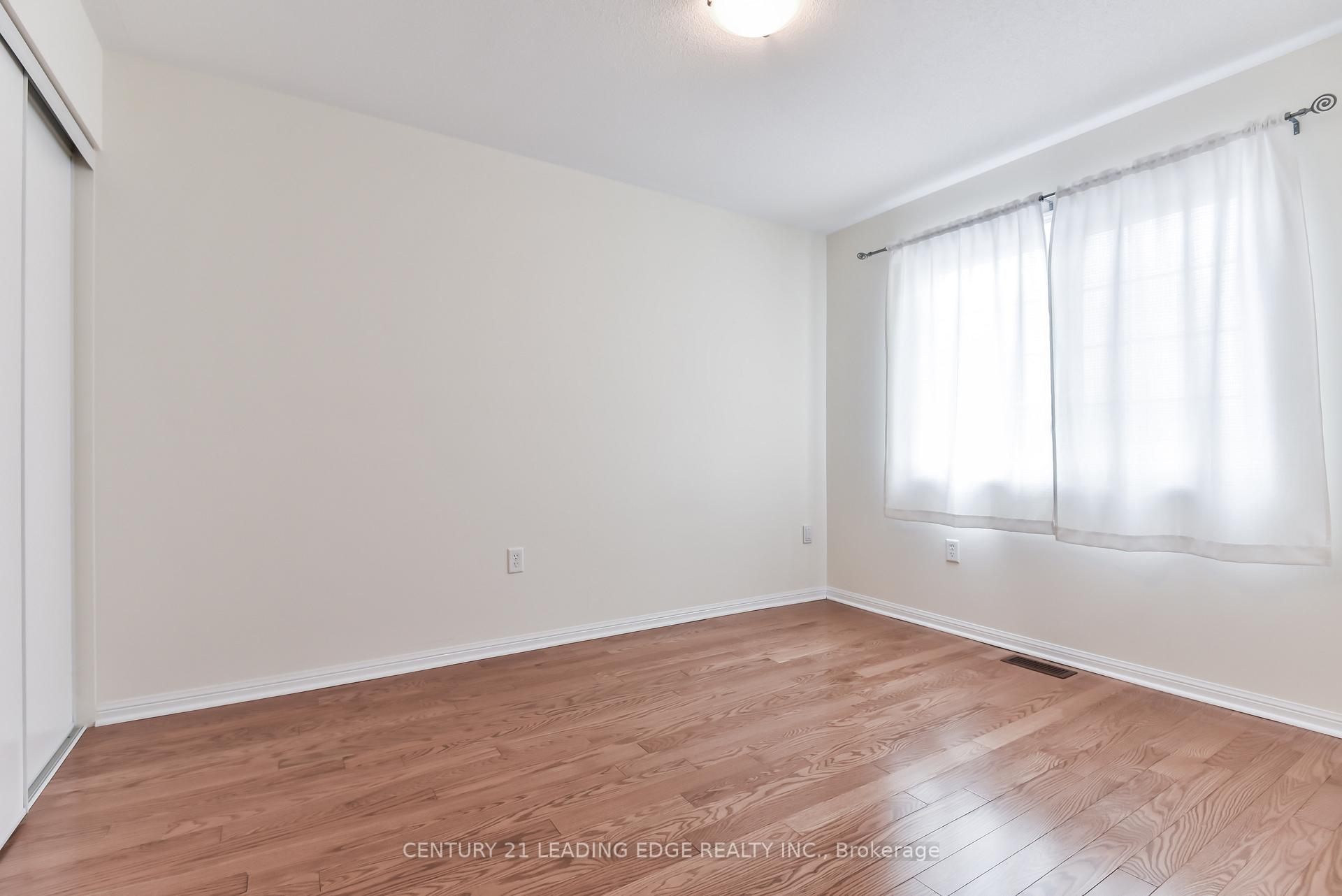 Photo 13 of 211 Weldon Road, Whitchurch-Stouffville, Stouffville — HOMEH