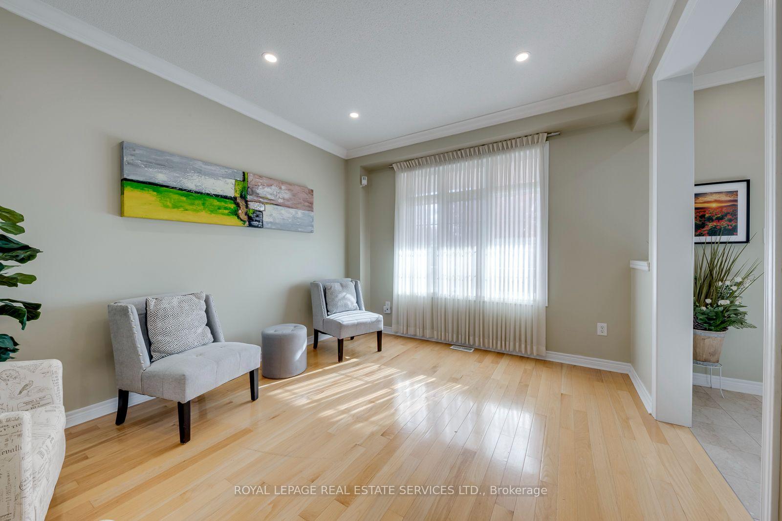 Photo 10 of 96 Thomas Street, Mississauga, Streetsville — HOMEH