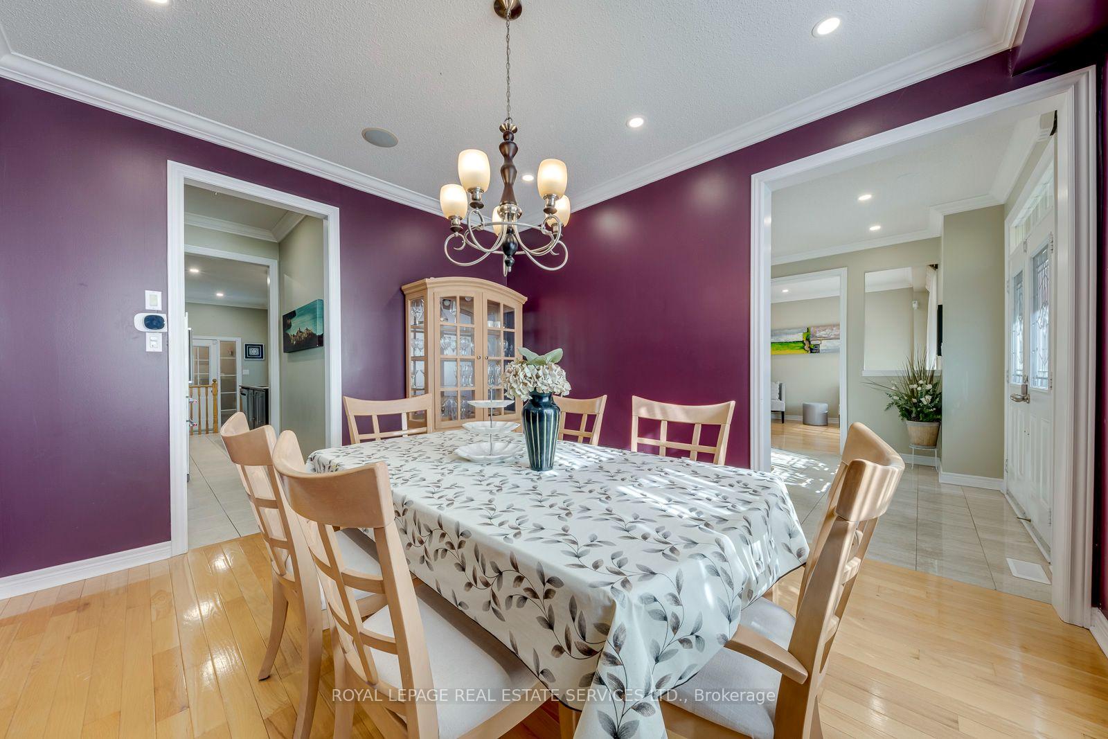 Photo 12 of 96 Thomas Street, Mississauga, Streetsville — HOMEH
