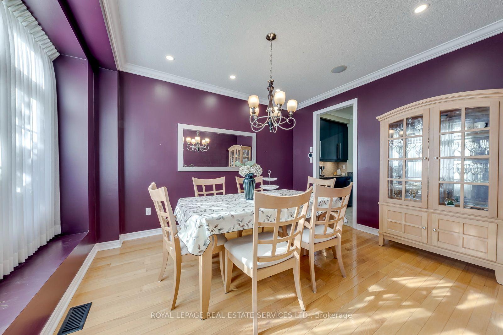 Photo 13 of 96 Thomas Street, Mississauga, Streetsville — HOMEH