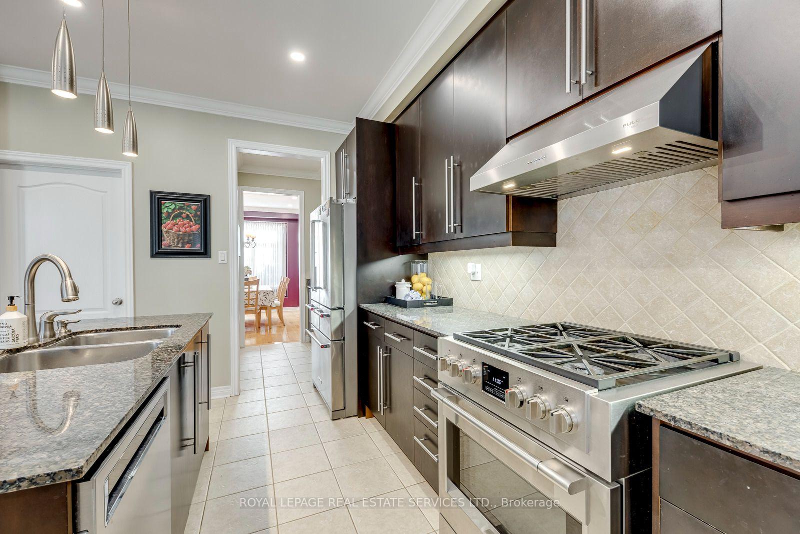 Photo 16 of 96 Thomas Street, Mississauga, Streetsville — HOMEH