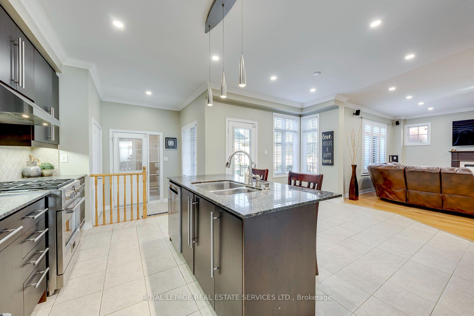 Photo 19 of 96 Thomas Street, Mississauga, Streetsville — HOMEH