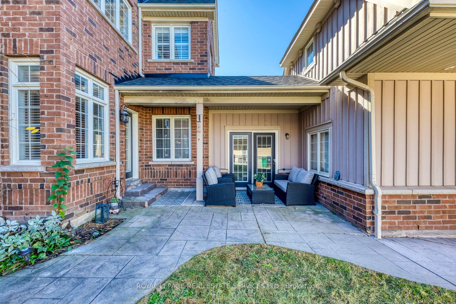 Photo 43 of 96 Thomas Street, Mississauga, Streetsville — HOMEH