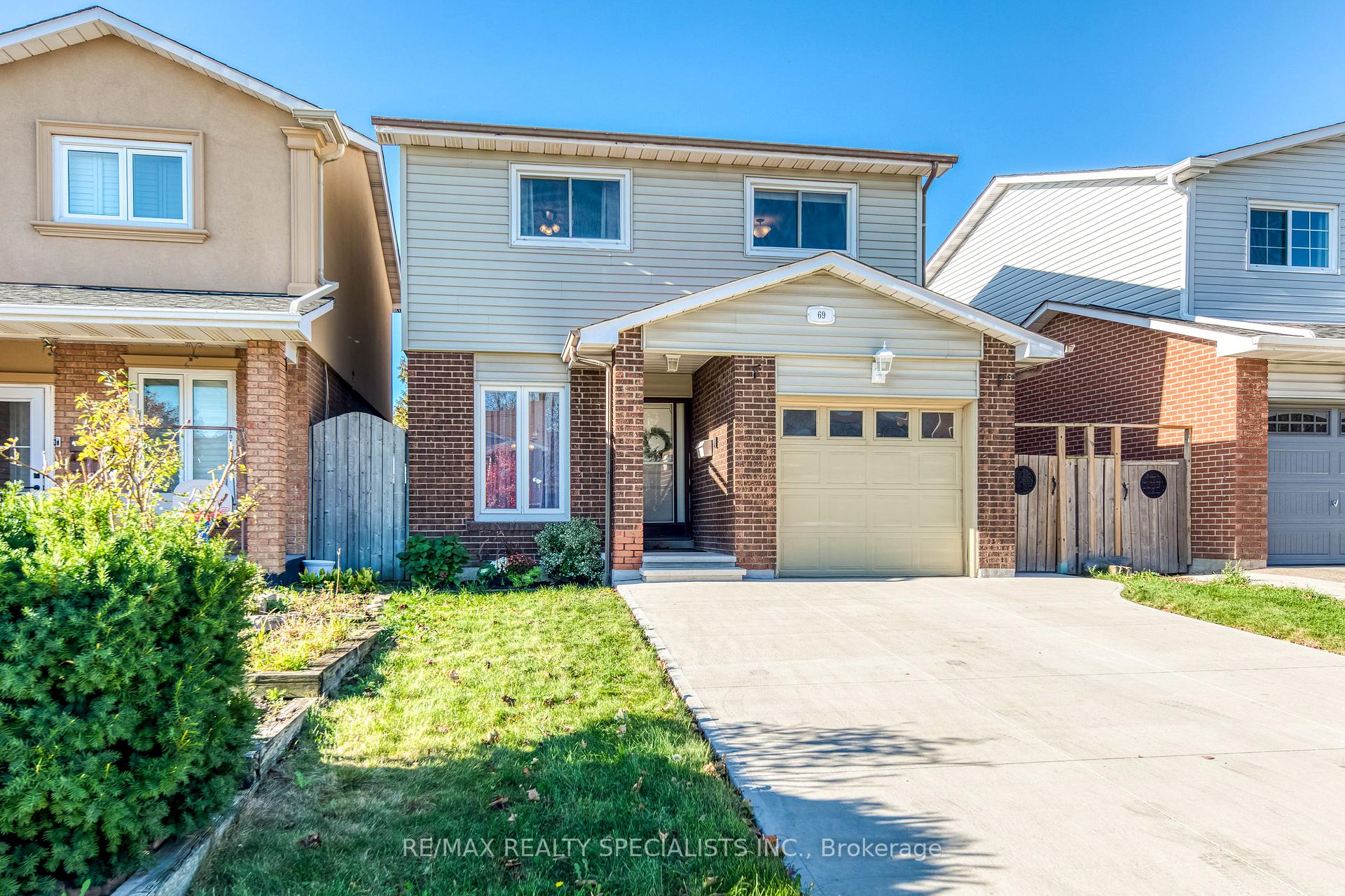 Photo 3 of 69 Winterfold Drive, Brampton, Madoc — HOMEH