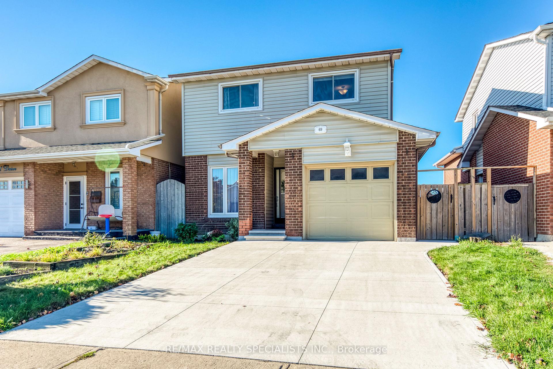 Photo 4 of 69 Winterfold Drive, Brampton, Madoc — HOMEH